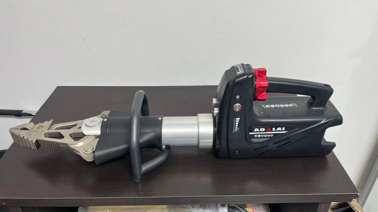 ابزار نجات Combi tool باتری دار برند aolai ابزار نجات Combi tool باتری دار برند aolai