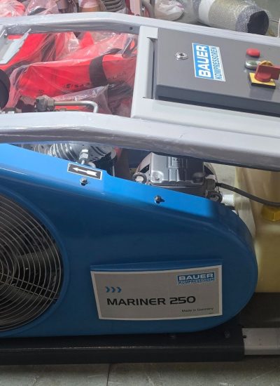 کمپرسور شارژ دستگاه تنفسی قابل حمل مدل برقی Bauer Mariner 250-E کمپرسور شارژ دستگاه تنفسی قابل حمل مدل برقی Bauer Mariner 250-E